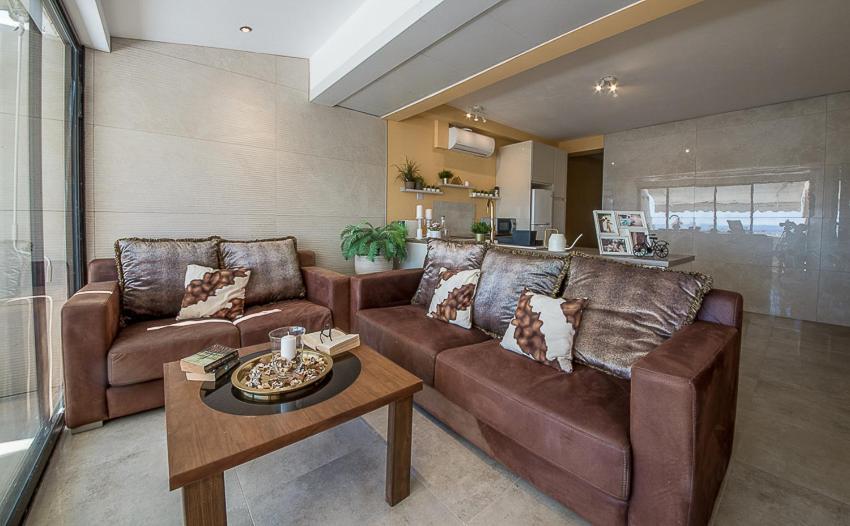 Peach Seaview 3 Bedroom Apartament